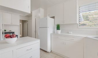 2166 Palolo Ave, Honolulu, HI 96816
