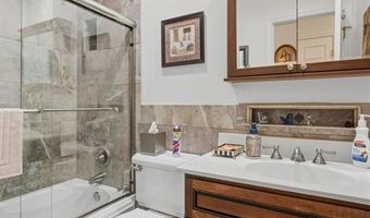 409 Mayfair Dr, Ballwin, MO 63011