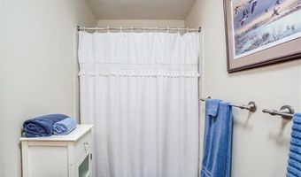 18345 Nottingham Ct, Basehor, KS 66007