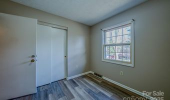 43 Lancelot Ln, Asheville, NC 28806