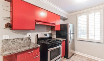 4225 N HENDERSON Rd 103, Arlington, VA 22203