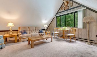 11 Carmen Gln, Albrightsville, PA 18210