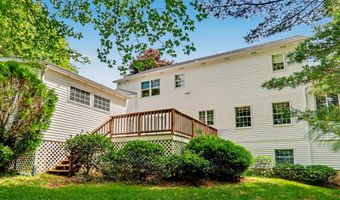 11 Tanglewood Dr, Danbury, CT 06811
