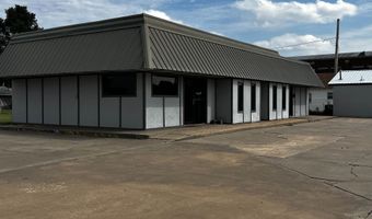 404 Douglas Ave, Beaver, OK 73932