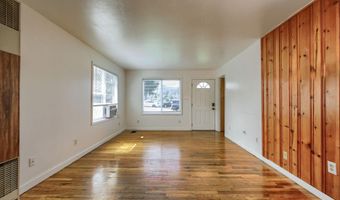 128 S Mountain Ave, Ashland, OR 97520