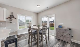 1801 Deerberry Ct, Aberdeen, NC 28315