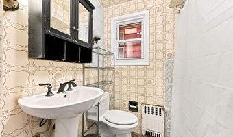 129 W 28TH St 1, Bayonne, NJ 07002