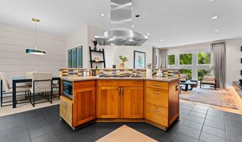 2529 Thornapple Dr, Ann Arbor, MI 48103