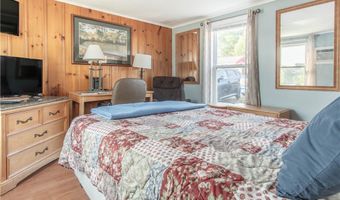 24 Bethune St, Alexandria Bay, NY 13607