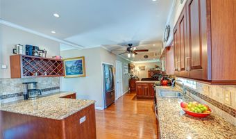 20 Bayview Rd, Amityville, NY 11701