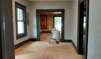 1322 Triple Hl, Macon, GA 31206