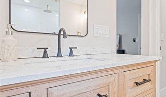 1201 NW 10th St, Bentonville, AR 72712
