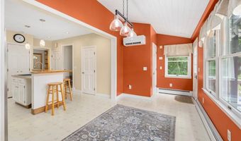 29 Fenner Ave A, East Providence, RI 02915