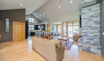 7980 NE 27th Ave, Altoona, IA 50009