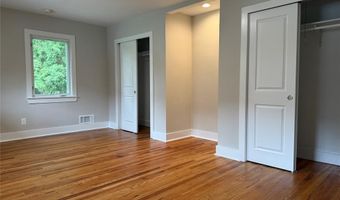 41 Woods Ave, Bergenfield, NJ 07621