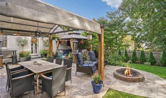 27 King St, East Greenwich, RI 02818
