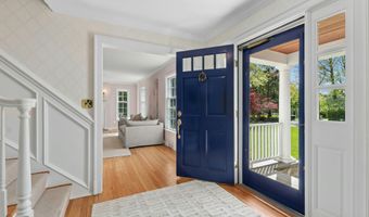 39 Leeuwarden Rd, Darien, CT 06820