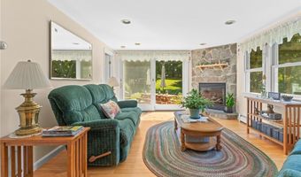 76 W Allenton Rd, North Kingstown, RI 02852