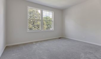 1370 Yellowstone Pkwy, Algonquin, IL 60102