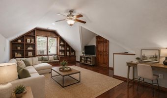 1748 Town Home Dr, Apex, NC 27502