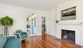 84 Rodman St, Narragansett, RI 02882