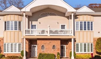 6 Sarah Ct, Amityville, NY 11701