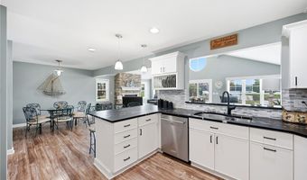 1280 Surfside Cir, Aurora, OH 44202