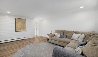 9 Foster St, Barrington, RI 02806