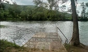 55 Minnow Ln, Alderson, WV 24901