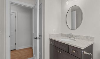 50 Red Maple Ln, Warwick, RI 02886