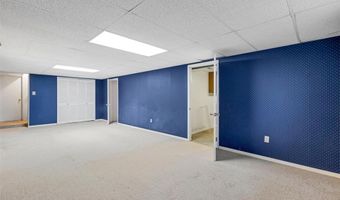 1115 Dutch Mill Dr, Ballwin, MO 63011