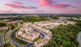42175 CANARY GRASS Sq, Aldie, VA 20105