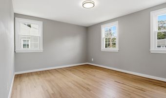 934 N LONGFELLOW St, Arlington, VA 22205