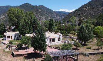 8 Juan Martinez Rd, Arroyo Seco, NM 87580