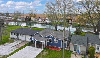 6334 Marina Dr, Algonac, MI 48001