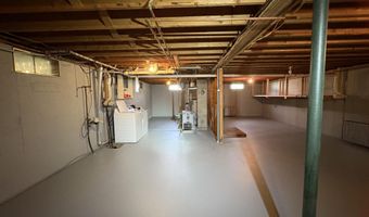 2 Sunrise Cir, Augusta, ME 04330