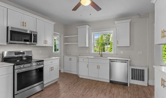 11 Taft St, Coventry, RI 02816