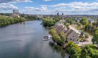 51 River Front Dr 3, Manchester, NH 03102