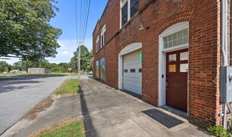 522 W 1st St, Ayden, NC 28513
