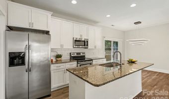 1522 Wembley Dr, Charlotte, NC 28205