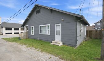 36 W Olive St, Aurora, MO 65605