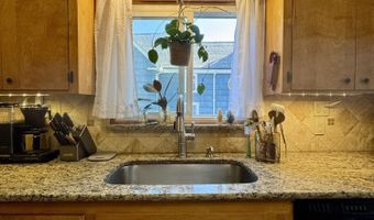 104 7th St, Bangor, ME 04401