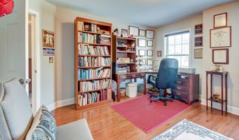 84 Andriana Ln, Albany, NY 12204