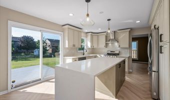 1831 Haverford Dr, Algonquin, IL 60102