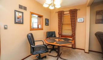 1102 S Jay St, Aberdeen, SD 57401