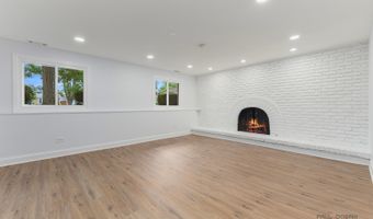 522 N Castle Rd, Addison, IL 60101