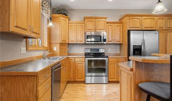 1413 29th St SW, Austin, MN 55912