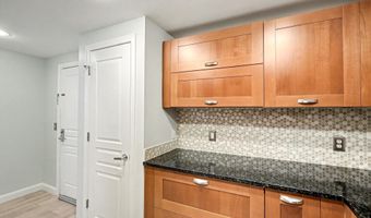 2451 MIDTOWN Ave 1611, Alexandria, VA 22303