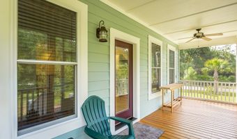 109 Bay Colony Way, Apalachicola, FL 32320