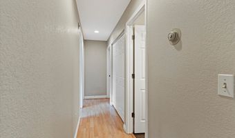 6005 More Ln, Anchorage, AK 99504